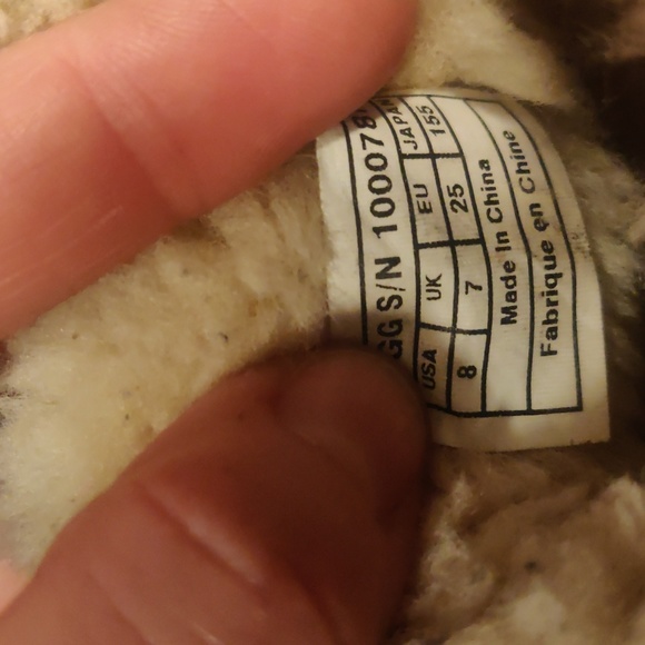 UGG Chestnut Bailey Button Boots kids sz 8 - Picture 11 of 12